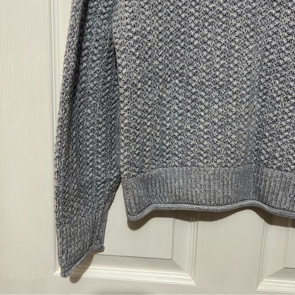 💗 Universal Thread - Women’s Knitted Sweater - Picture 3 of 10